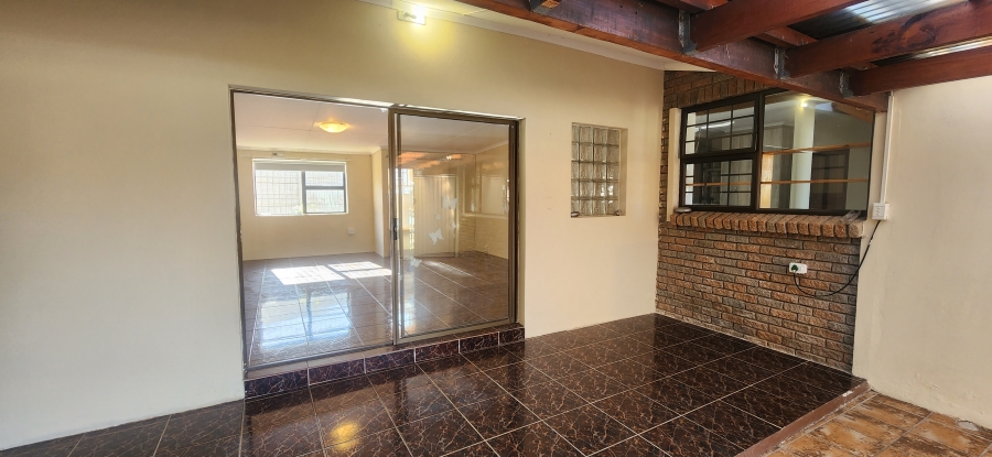 5 Bedroom Property for Sale in Dana Bay Western Cape